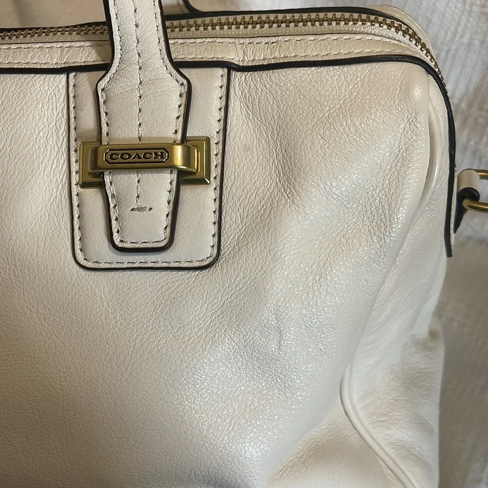 COACH- Taylor leather satchel in Ivory - F25296- GUC